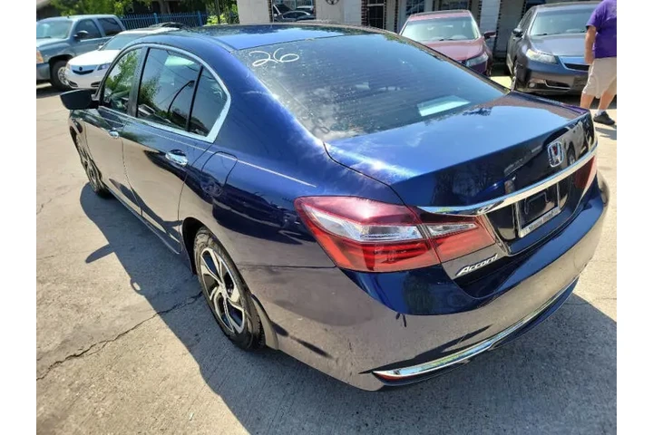 $7500 : 2016 Accord LX image 8