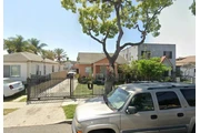 2 BEDROOM HOUSE GARAGE PARKING