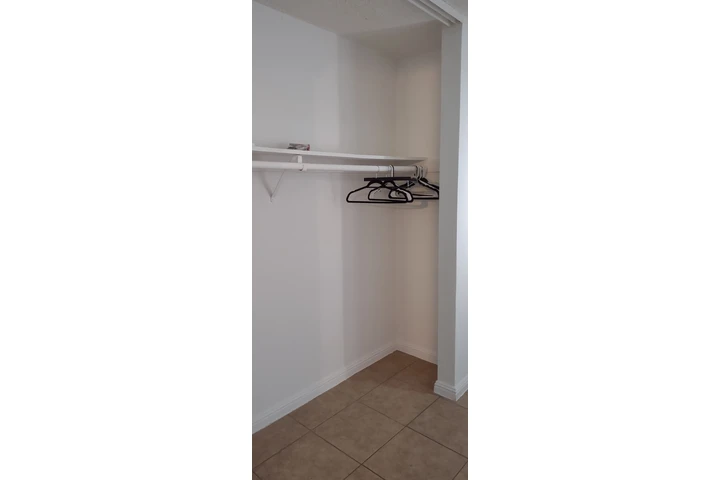 $550 : rento cuarto image 4