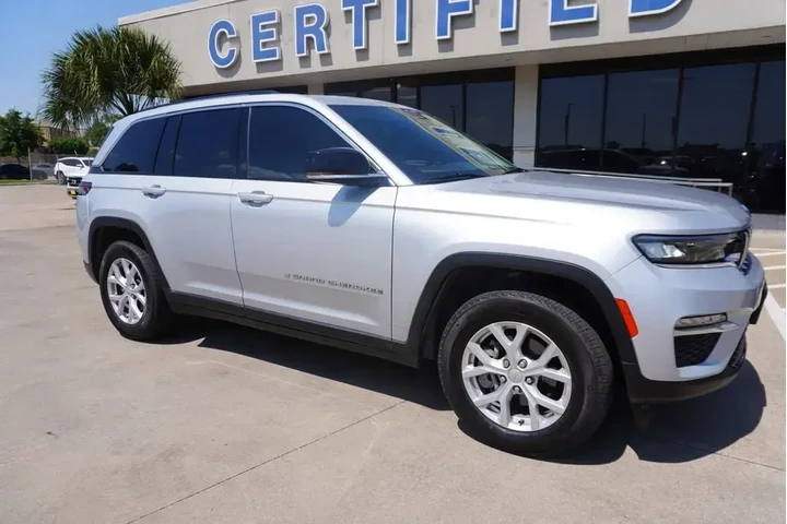 $33225 : Jeep Grand Cherokee 2024 4x2 image 1