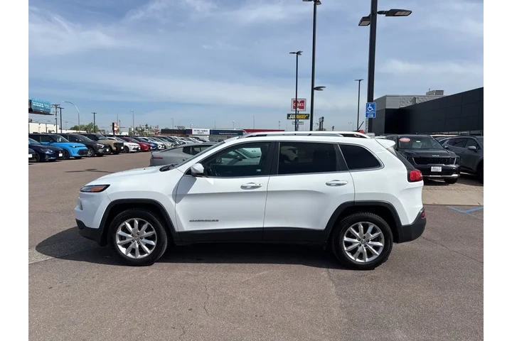 $10990 : 2015 Cherokee Limited image 8