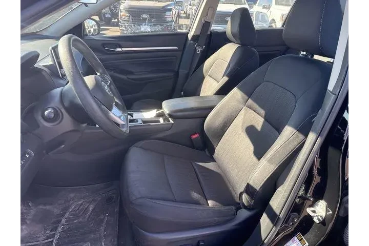 $15000 : Nissan Altima 2021 2.5 SV 4d image 9