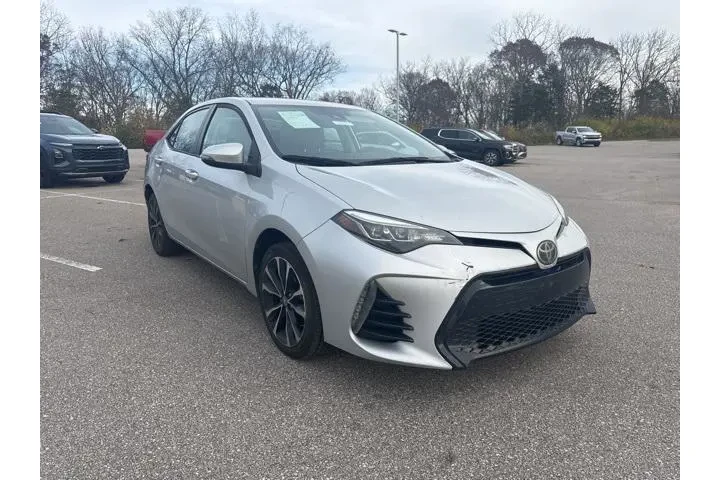 $13288 : Toyota Corolla 2017 SE 4dr S image 1