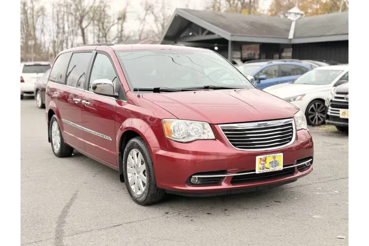 $11500 : 2012 Town and Country Touring image 5