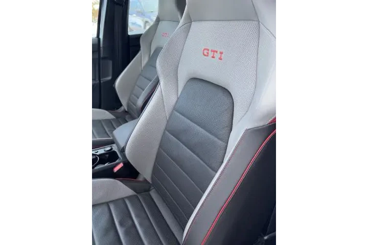 $29700 : Volkswagen Golf GTI 2024 SE image 3