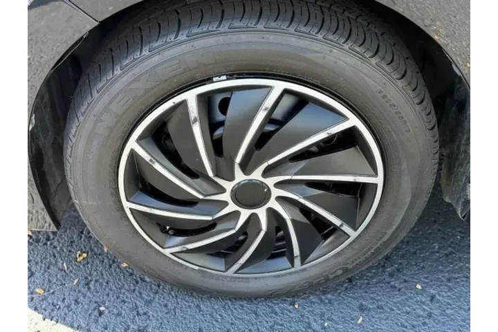 $11777 : Toyota Corolla 2017 LE 4dr S image 7