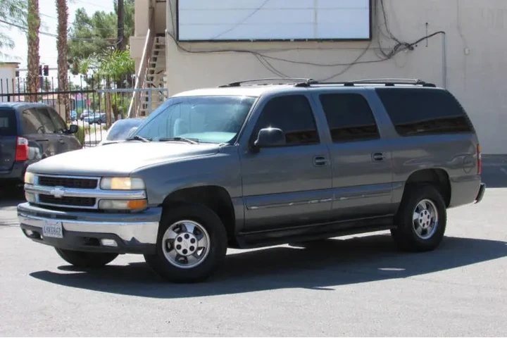 $4995 : 2002 Suburban 1500 LT image 4