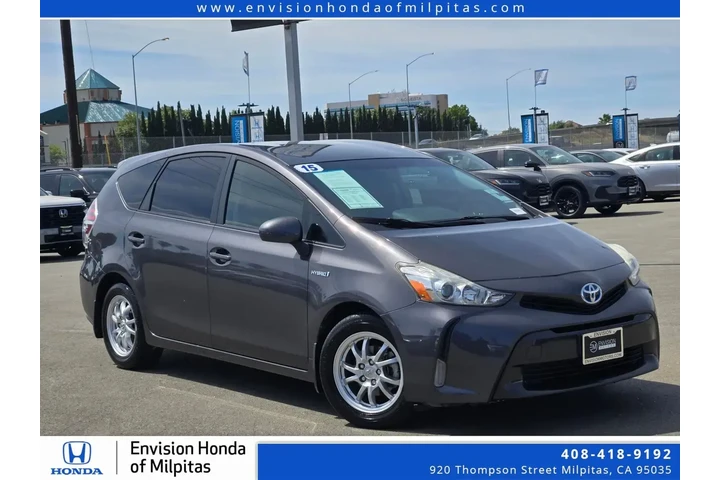 $15588 : Toyota Prius v 2015 Two 4dr image 1