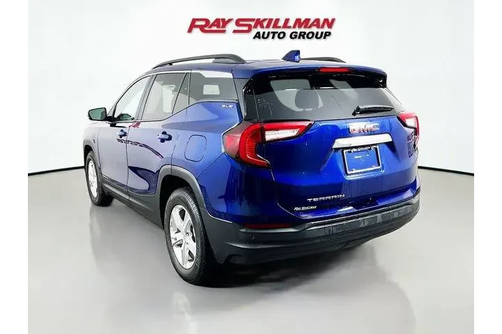 $27975 : GMC Terrain 2023 SLE 4dr SUV image 5