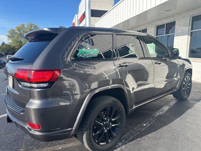 $16571 : Pre-Owned 2017 Grand Cherokee image 3