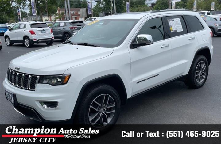 Used 2018 Grand Cherokee Limi image 1