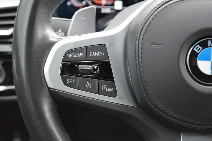 $34983 : BMW 5 Series 2022 540i 4dr S image 9