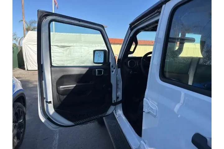 $29000 : Jeep Gladiator 2020 4x4 Spor image 5