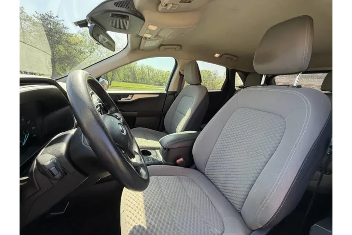 $6999 : 2020 Escape SE image 10