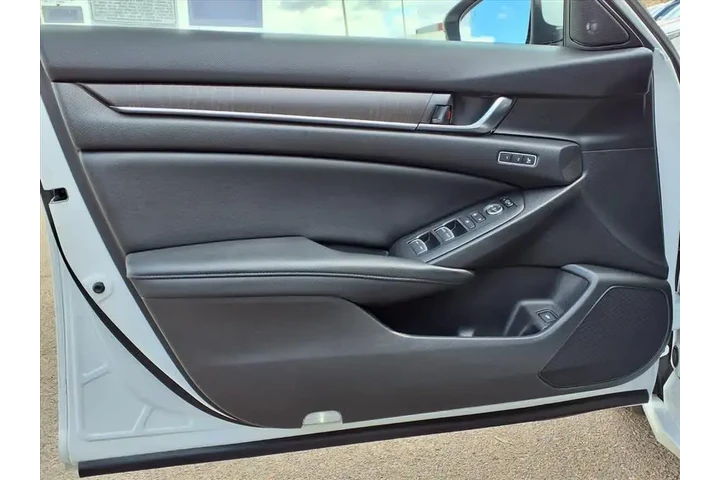 $19292 : Honda Accord 2018 Touring 4d image 10