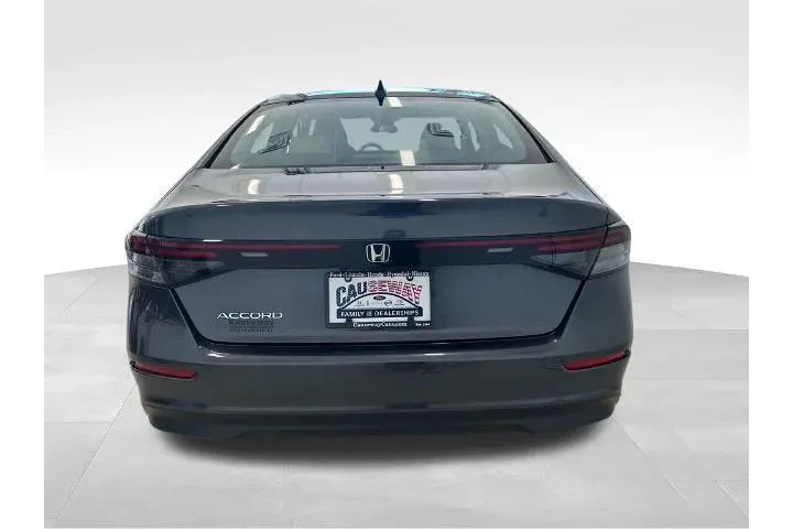 $26989 : Honda Accord 2023 EX 4dr Sed image 6