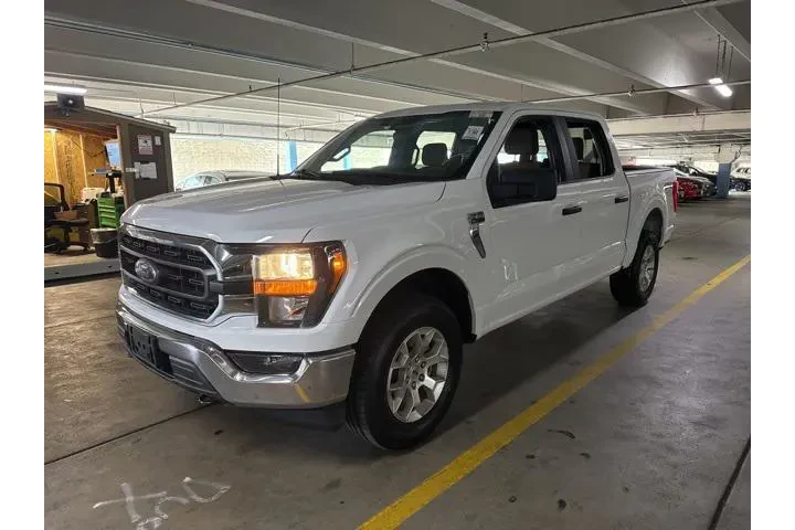 $38995 : Ford F-150 2023 4x4 XLT 4dr image 1