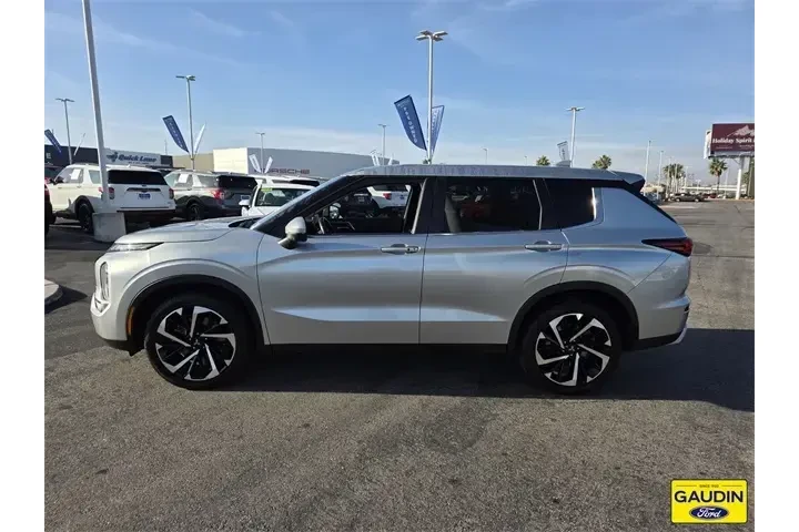 $23900 : Mitsubishi Outlander 2024 SE image 4