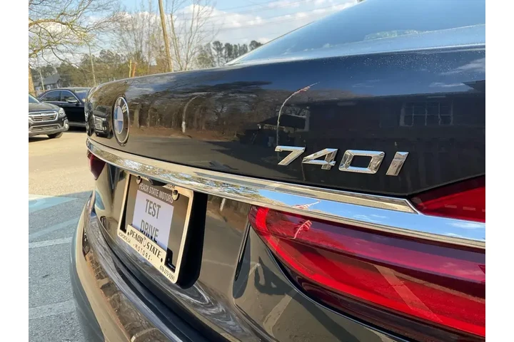 $17985 : BMW 7 Series 2016 740i 4dr S image 8
