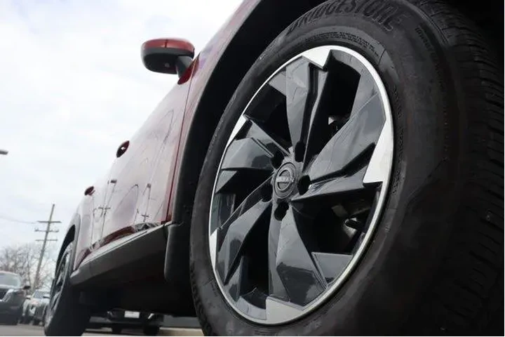 $23564 : Nissan Rogue 2025 AWD SV 4dr image 10