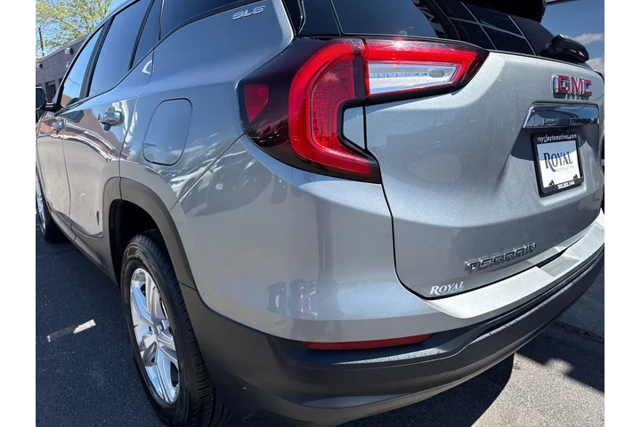 $21995 : 2024 GMC Terrain FWD SLE image 10