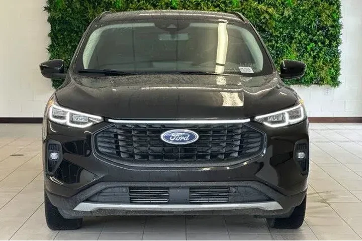 $27844 : Ford Escape 2025 AWD Platinu image 9