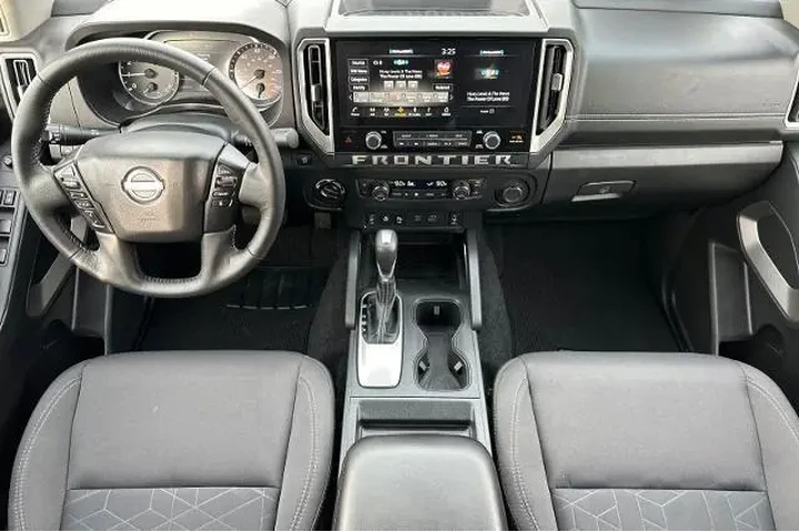 $38995 : Nissan Frontier 2025 4x4 S 4 image 3