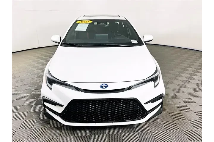$27900 : Toyota Corolla Hybrid 2025 S image 2