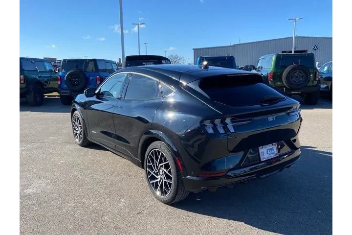 $38121 : Ford Mustang Mach-E 2023 AWD image 4