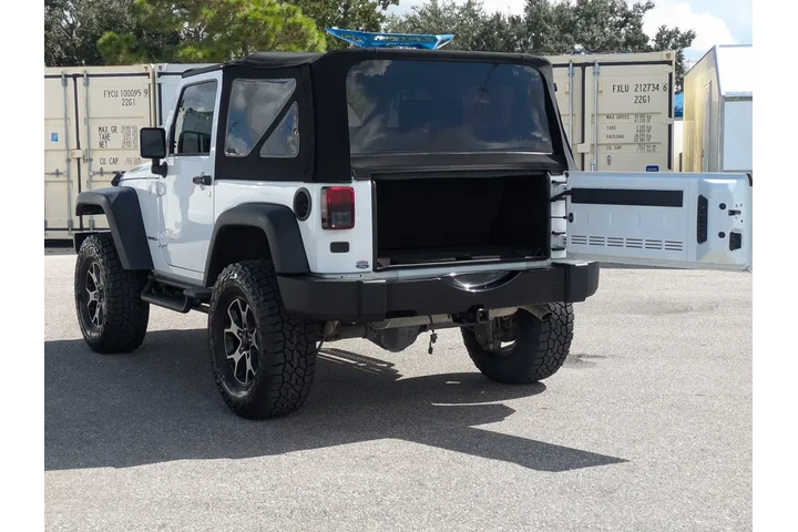 $18000 : Jeep Wrangler 2016 4x4 Sport image 9