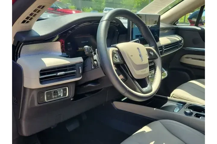 $35990 : Lincoln Corsair 2025 Premier image 9