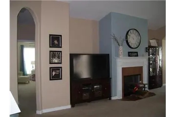 $2400 : Rental property with 3 bedro image 7