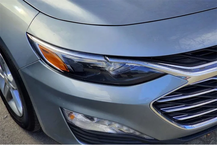 $18243 : Chevrolet Malibu 2024 LT 4dr image 2