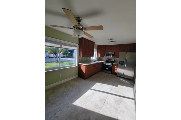 $1700 : 3 Recamaras 2 Baños image 2