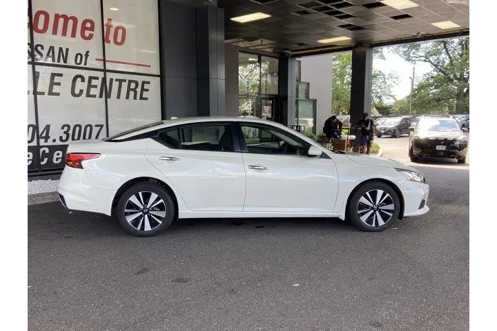 Nissan Altima 2022 AWD 2.5 S image 4