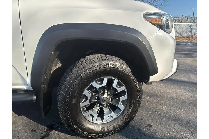 $35000 : Silver Certified2019 TACOMA image 6