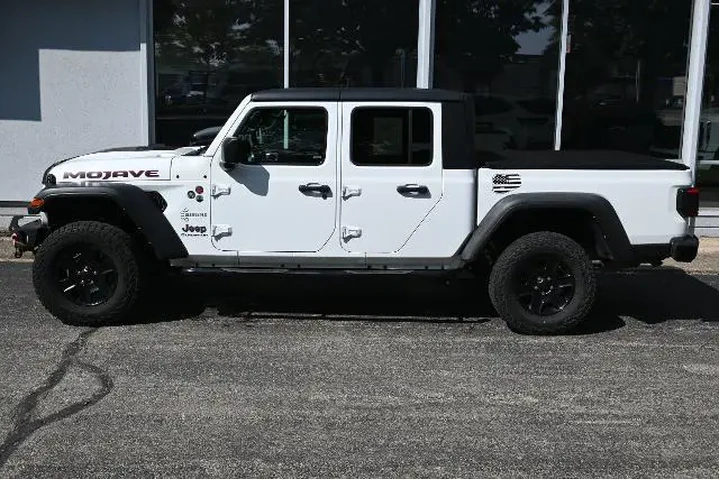 $37988 : Jeep Gladiator 2021 4x4 Moja image 2