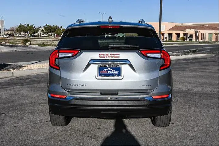$23788 : GMC Terrain 2024 AWD SLT 4dr image 6