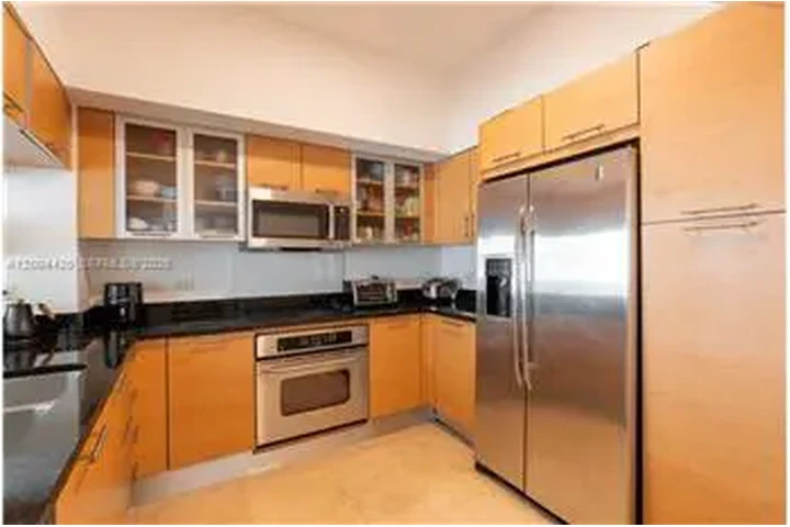 $6000 : Rental property with 3 bedro image 5