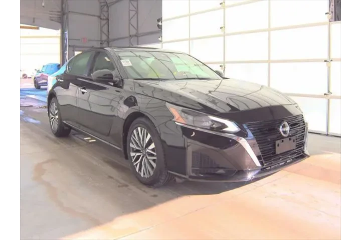 $20693 : Nissan Altima 2023 AWD 2.5 S image 2