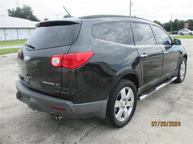 $8995 : 2010 Traverse image 3