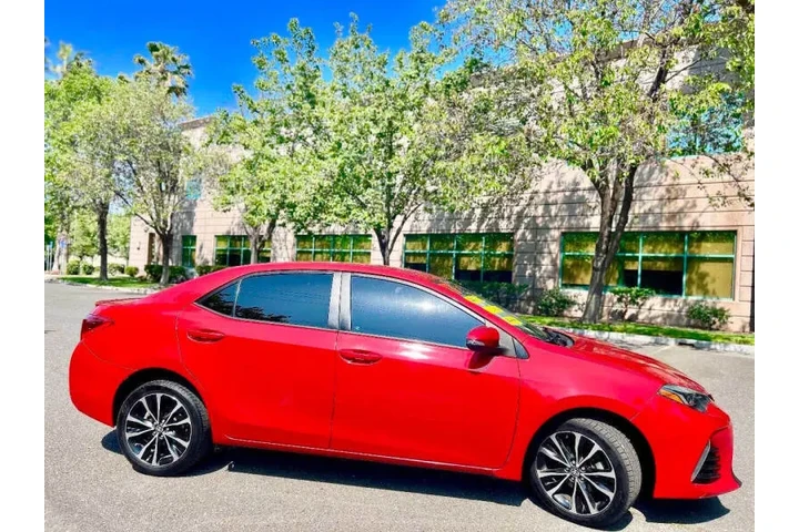 $15995 : 2017 Corolla SE image 6