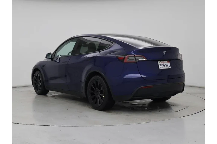$27998 : Tesla Model Y 2021 AWD Long image 2