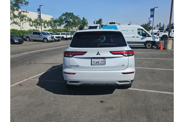 $23000 : Mitsubishi Outlander 2023 ES image 7