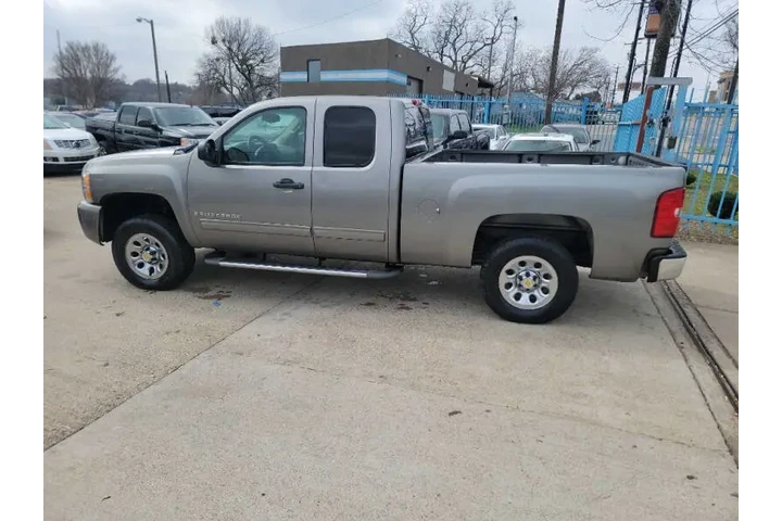 $10500 : 2008 Silverado 1500 image 4
