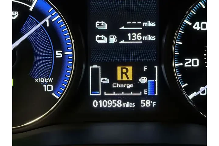 $27995 : Mitsubishi Outlander PHEV 20 image 10
