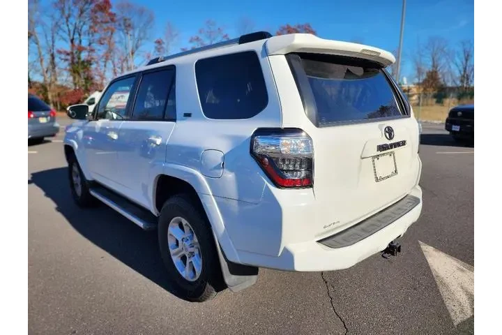 $36999 : Toyota 4Runner 2022 4x4 SR5 image 4