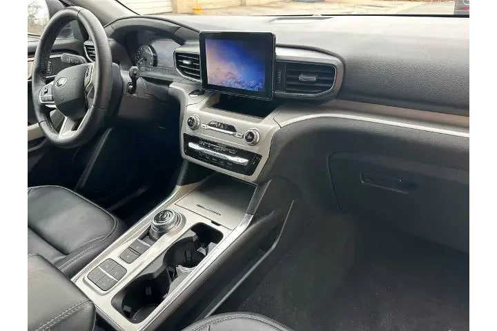 $28381 : Ford Explorer 2024 XLT 4dr S image 5