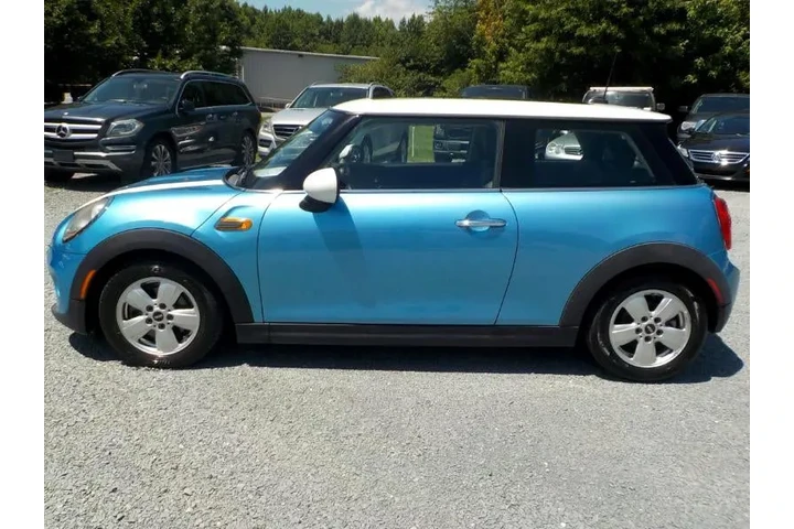 $8017 : 2016 Base 2D Hatchback Cooper image 2