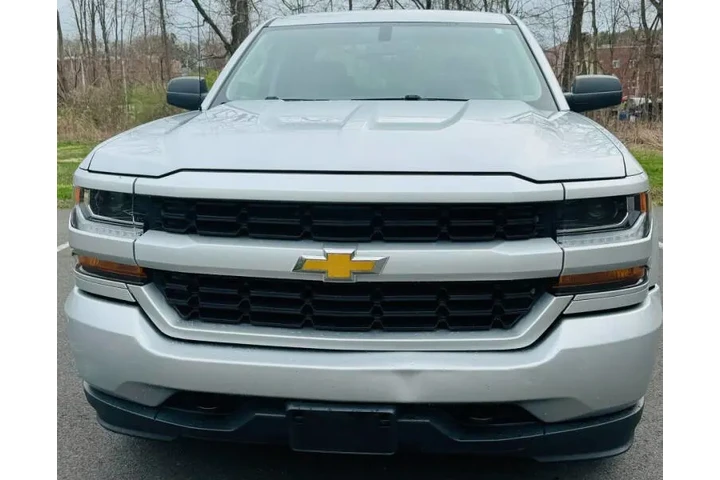 $22000 : 2016 Silverado 1500 Custom image 1